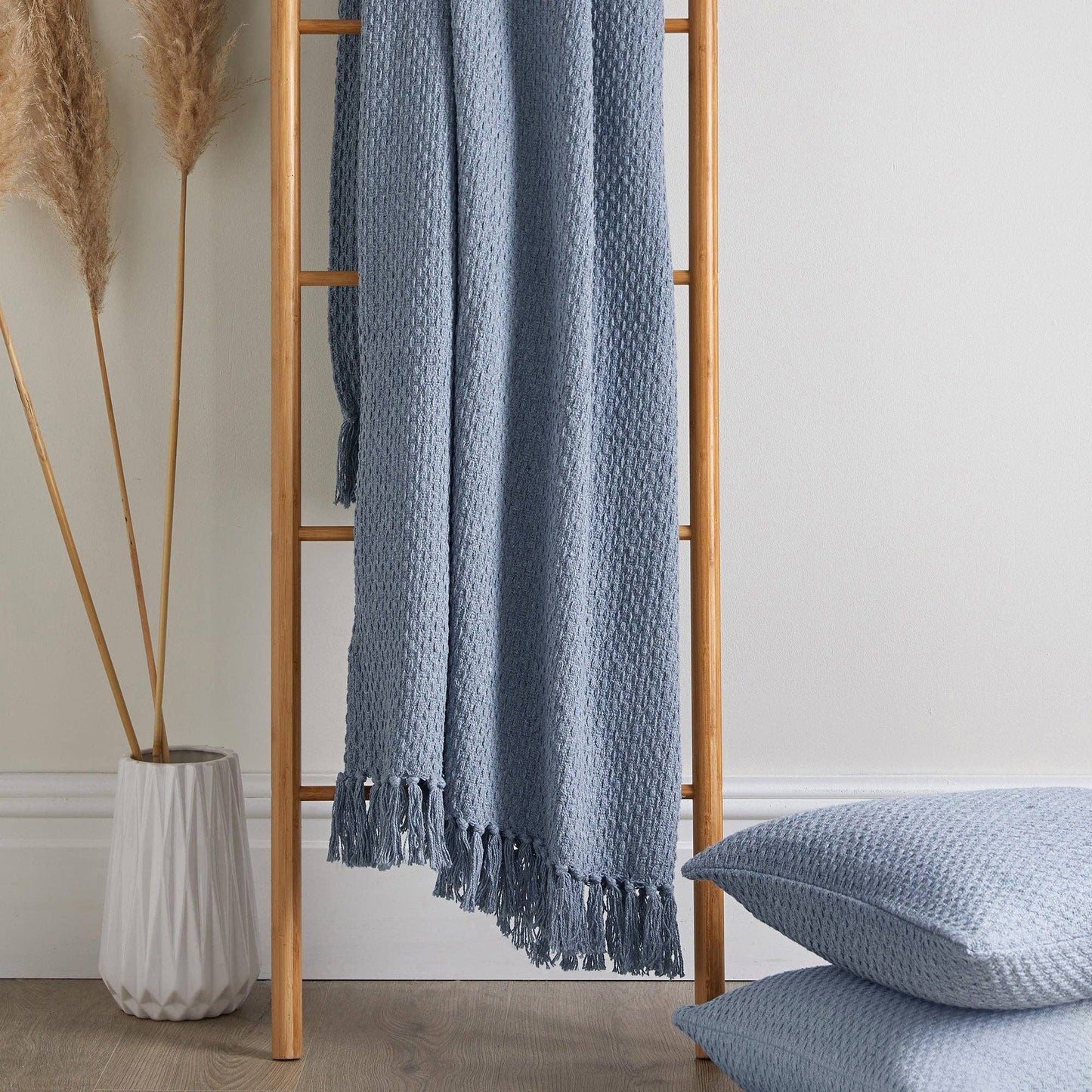 Aberdifi Woven Coastal Throw – Deep Blue Recycled Cotton Blend 130 x 180cm