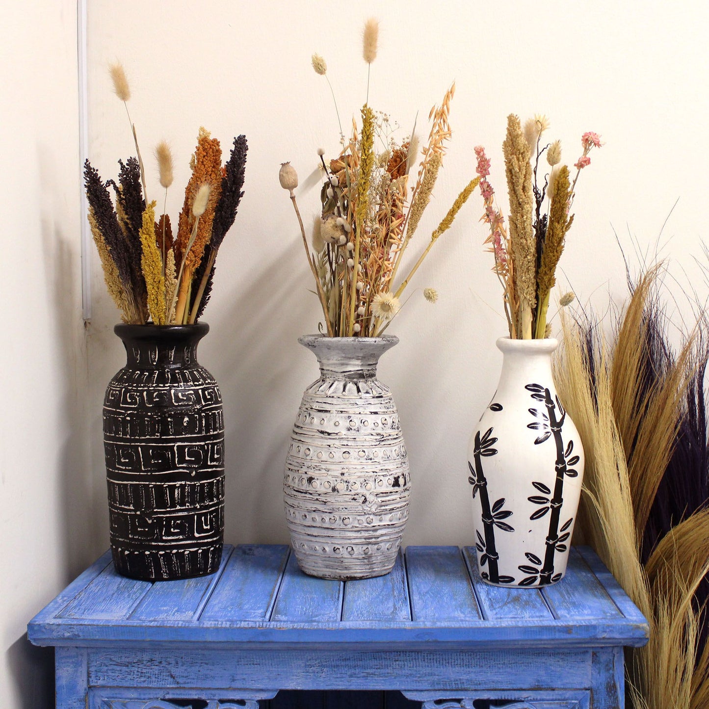 Classic Shaped Decorative Vase - Cream